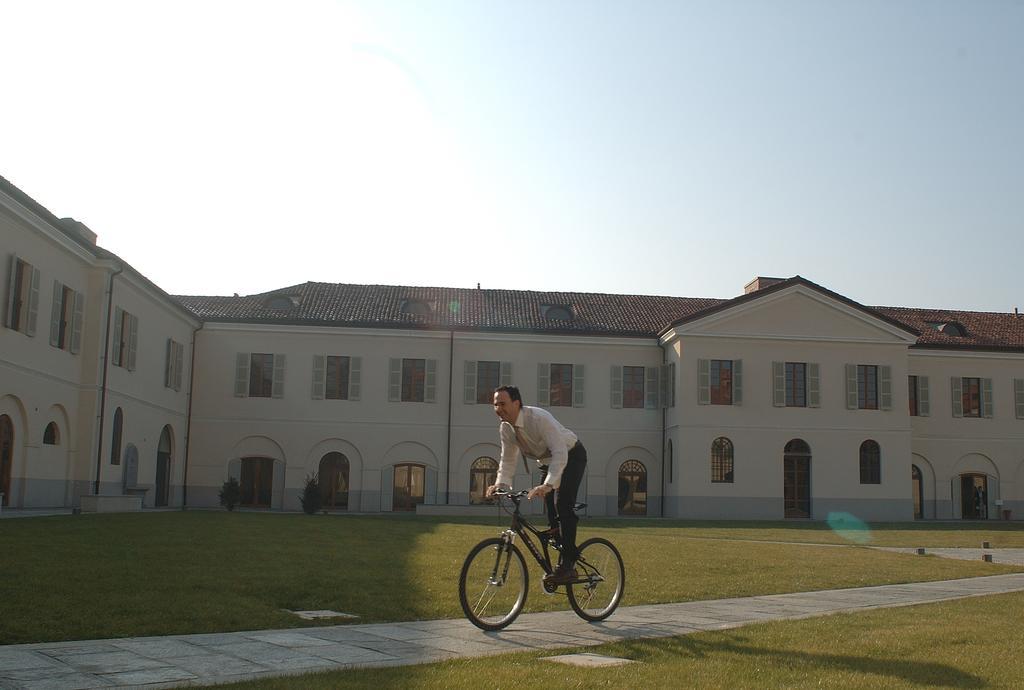 Albergo Dell'Agenzia Bra Exteriör bild
