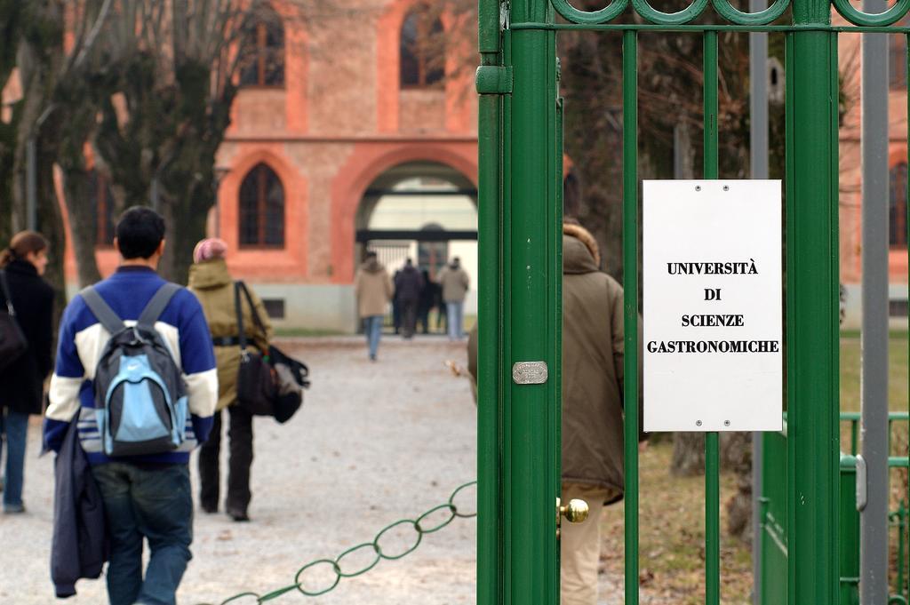 Albergo Dell'Agenzia Bra Exteriör bild